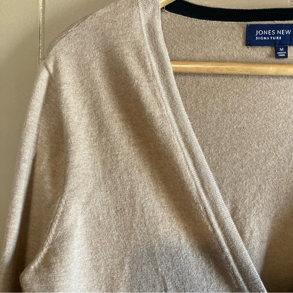 Jones New York Signature Tan with black details Gold Button Cardigan SIZE M - Picture 5 of 9
